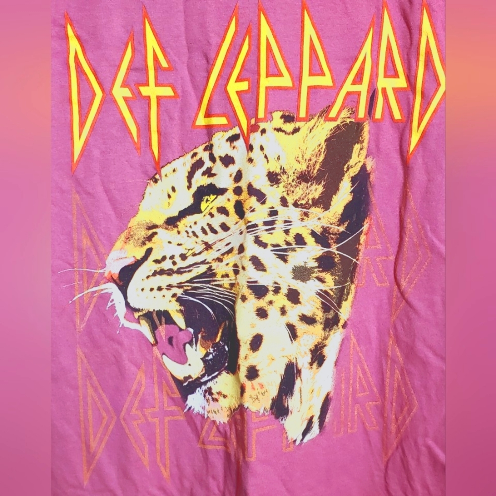 Def Leppard Retro Adult Unisex Short Sleeve Graphic T-Shirt Size Large